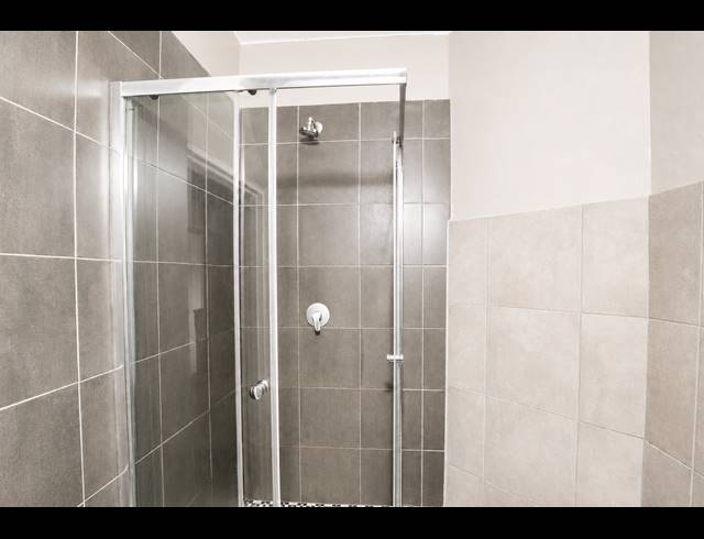 1.5 BEDROOM APARTMENT FOR SALE IN ESSENWOOD
